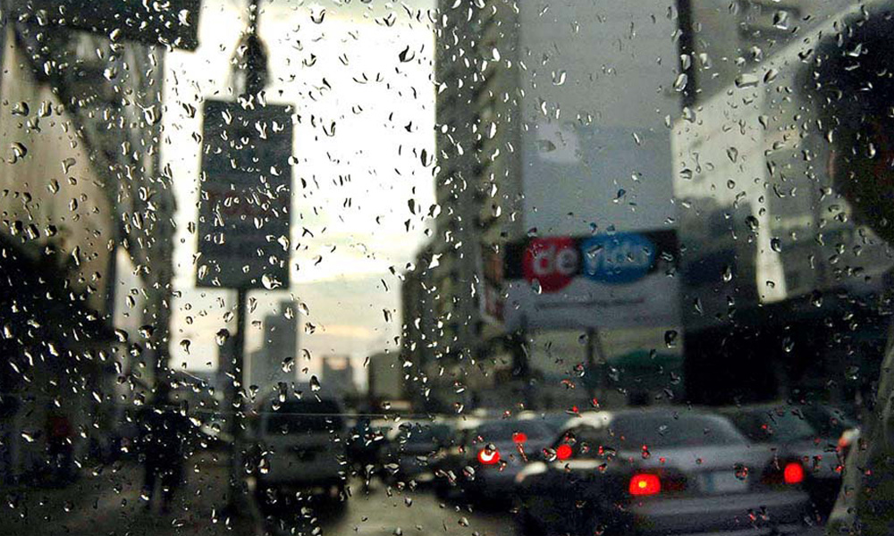 کراچی ،موسم سرماکی پہلی بارش نے سندھ حکومت کی قلعی کھولدی