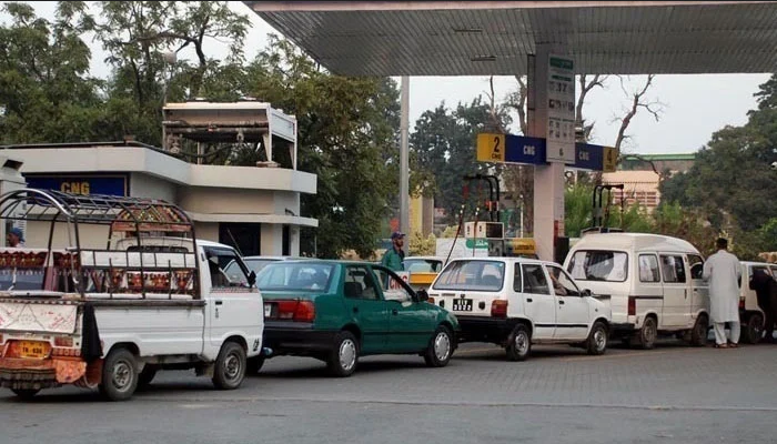 کراچی سمیت سندھ بھر میں سی این جی اسٹیشنز ڈھائی ماہ بعد کھل گئے