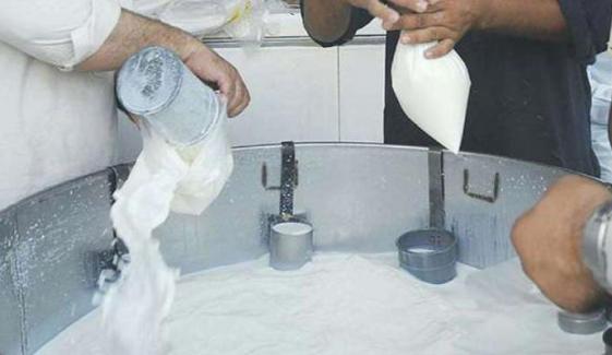 کراچی پر ڈیری مافیا کا راج، دودھ کی قیمت میں از خود10روپے اضافہ