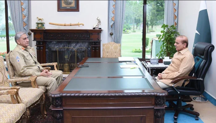 وزیراعظم شہباز شریف سے آرمی چیف جنرل قمر جاوید باجوہ کی ملاقات