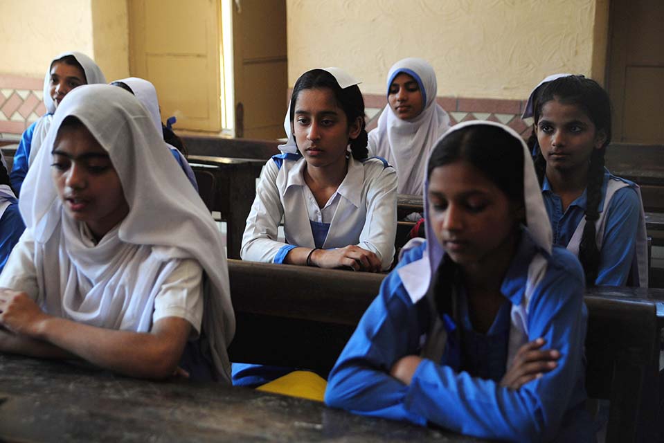 سندھ کے اسکولوں میں طلبا و طالبات نفسیاتی دبا ئوکا شکار ہونے لگے