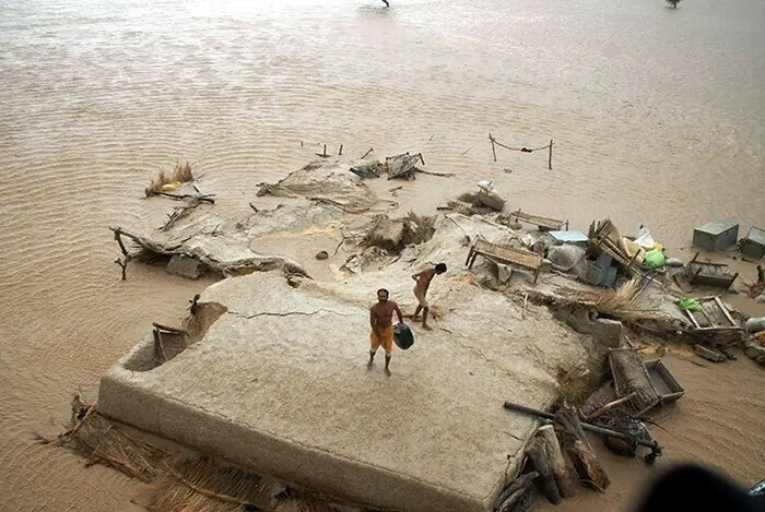 سیلاب کی تباہ کاریاں،1033 اموات، 9 لاکھ مکانات زمین بوس، 8 لاکھ مویشی ہلاک