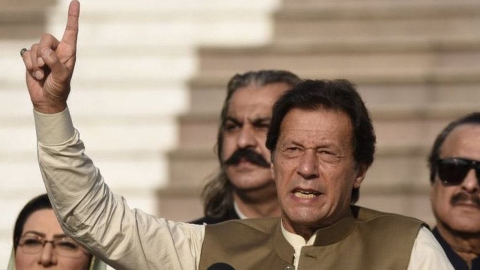 امپورٹڈ حکومت نے ملککا بیڑہ غرق کردیا نواز ،زرداری مرضی کا آرمی چیف لانا چاہتے ہیں عمران خان
