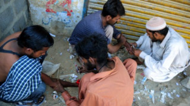 سرنج سے منشیات لینے کے عادی افراد میں ایچ آئی وی سندھ میں 2 این جی اوزپر اربوں کی کرپشن کا انکشاف