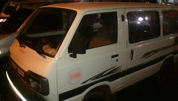 کراچی سے موروکیش لے جانے والی وین لوٹ لی گئی،ملزمان 6کروڑلے کرفرار