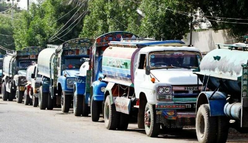 کراچی میں ٹینکر مافیا کا راج : شہری مضر صحت پانی مہنگے داموں لینے پر مجبور
