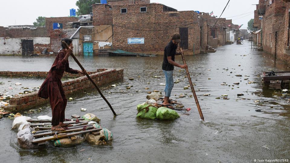 پاکستان میں حالیہ سیلاب سے 32 ارب 40 کروڑ ڈالر نقصان کا تخمینہ