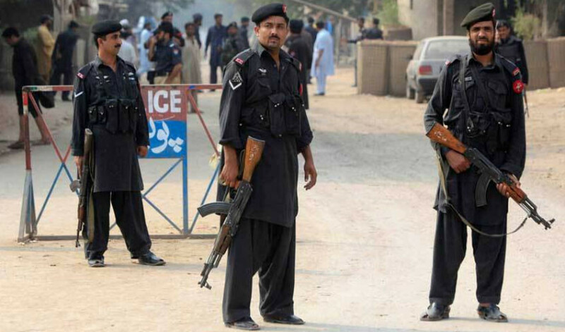 ڈی آئی خان ، دہشت گردوں کا پولیس چوکی پر راکٹ لانچرز ودستی بموں سے حملہ