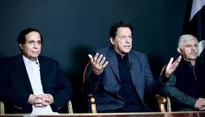 عمران خان کا جمعہ کو اسمبلیاں توڑنے کا اعلان