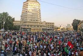 بجلی پانی و گیس کی عدم فراہمی پر کراچی میں جگہ جگہ احتجاج