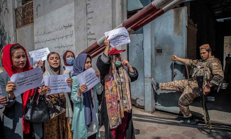 طالبان کی خواتین کی ملازمت پر بھی پابندی