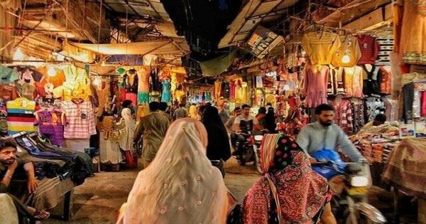 پنجاب ، خیبرپختونخوا حکومتوں کا مارکیٹیں ساڑھے 8 بجے بند کرنے سے انکار