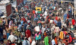 بھارت چین کو پیچھے چھوڑ کر دنیا کی سب سے بڑی آبادی والا ملک بن گیا