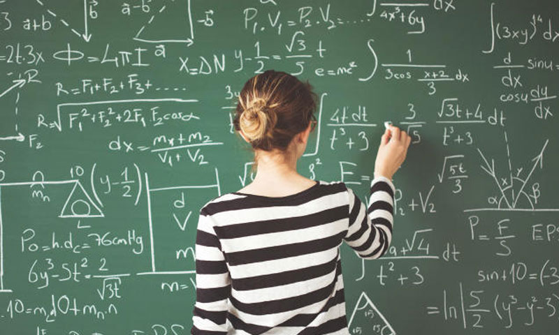 برطانیہ میں 18سال کے طلبہ کے لیے ریاضی لازم قرار دینے کا فیصلہ