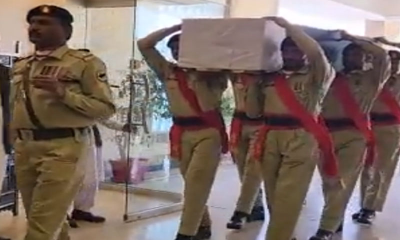پرویز مشرف کو مکمل اعزاز کے ساتھ فوجی قبرستان میں سپرد خاک