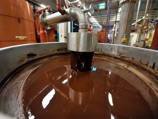 چاکلیٹ برتن میں مزدور گرنے سی کمپنی پر بھاری جرمانہ عائد