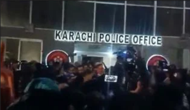 دہشت گردوں کا کراچی پولیس چیف کے دفتر پر حملہ،3دہشت گرد ہلاک ، رینجرز اہلکار سمیت 4شہید