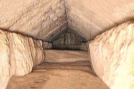 اہرامِ مصر میں نئی طویل سرنگ دریافت
