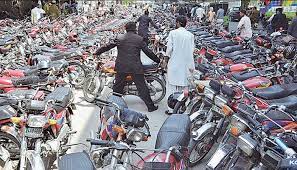 کراچی میں چلنے والی چارجڈ پارکنگ شہریوں کیلئے وبال جان بن گئی