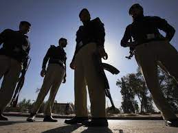 کراچی میں محافظ بنے لٹیرے، شہری خود کو غیر محفوظ سمجھنے لگے