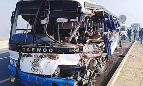 نواب شاہ :2 مسافر بسوں میں تصادم 8 افراد جاں بحق 70 زخمی