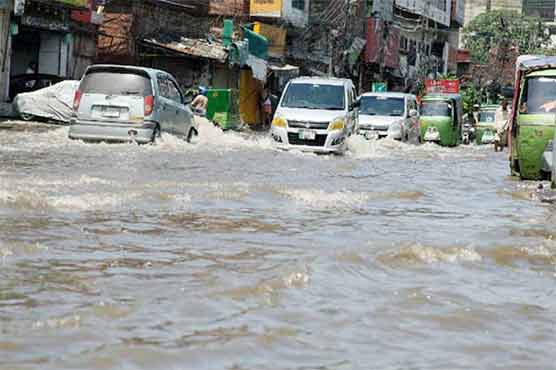 لاہور میں موسلادھار بارش، 90 سے زائد فیڈرز ٹرپ،متعدد علاقوں کی بجلی بند