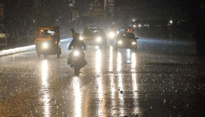 کراچی کے مختلف علاقوں میں بارش سے2 بچے جاں بحق