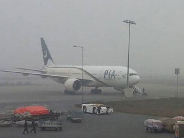 کراچی میں شدید بارش کا امکان، ہلکے طیاروں کی محفوظ مقام پرمنتقلی کا حکم