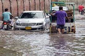 لاہور میں بارش کا 30 سالہ ریکارڈ ٹوٹ گیا، 7 افراد جاں بحق