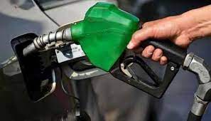 حکومت کا عوام کو تحفہ، پیٹرول کی فی لیٹر قیمت میں 9 روپے کمی کا اعلان