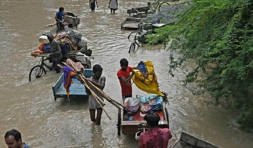 بھارت میں سیلاب سے دارالحکومت دہلی ڈوب گیا، ڈیڑھ سو ہلاکتیں رپورٹ