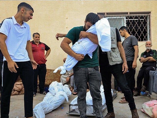 اسرائیل کا فلسطینیوں کو غزہ چھوڑنے کا پھرالٹی میٹم، تازہ بمباری میں 55 شہید