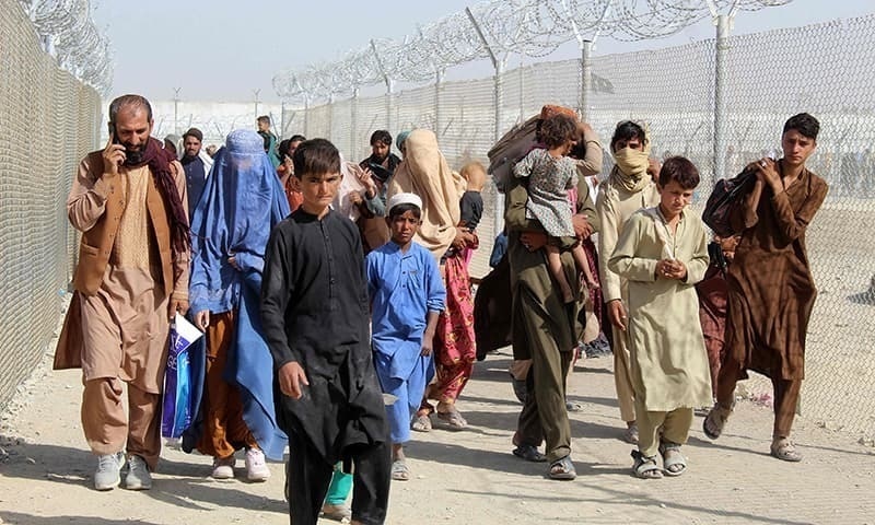 پاکستان کاخودواپس جانے والے افغانیوں کو سہولتیں دینے کا فیصلہ