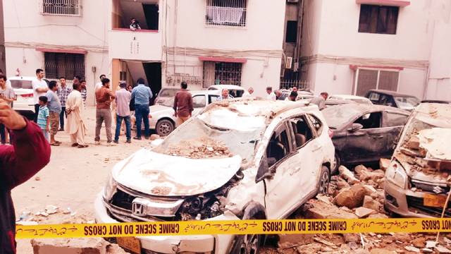 مسکن چورنگی؛ گیس لیکیج سے ایک اور دھماکا، 3 دکانیں، گاڑیاں تباہ