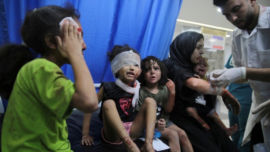 بجلی بند، سانسوں کی ڈور ٹوٹنے لگی، غزہ کے اسپتال مردہ خانوں میں تبدیل