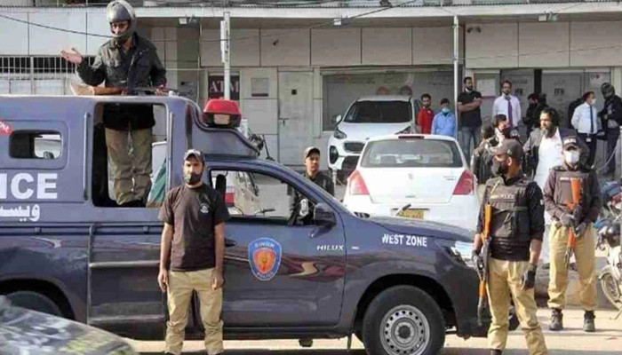کراچی میں ڈکیتی میں ملوث 5 پولیس اہلکاروں کی چھٹی