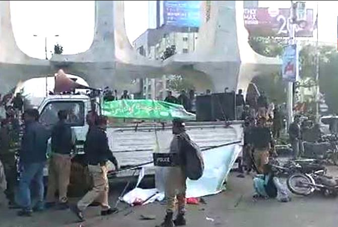 پی ٹی آئی کارکنوں کو انتخابی ریلیاں نکالنا مہنگا پڑ گیا،کراچی سمیت مختلف شہروں میں پرچے