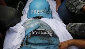 غزہ: نصیرت کیمپ پر اسرائیلی بمباری، صحافی سمیت 11 فلسطینی شہید