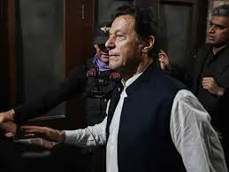 رجیم چینجنگ، باجوہ نے احتجاج ختم کرنے پر دو تہائی اکثریت کی پیشکش کی، عمران خان