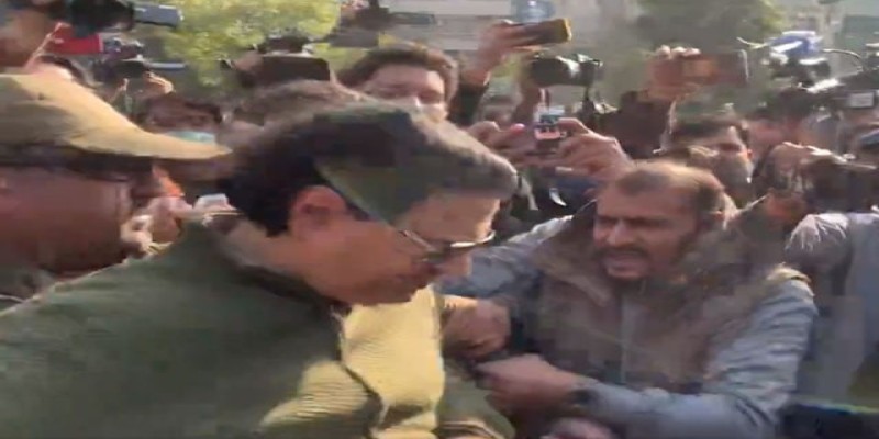 پی ٹی آئی کا دھاندلی کے خلاف احتجاج،سلمان راجہ سمیت متعدد کارکن گرفتاری کے بعد رہا