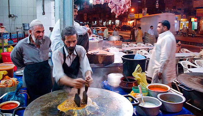 کراچی ،رمضان المبارک میں روزہ خوری عروج پر پہنچ گئی