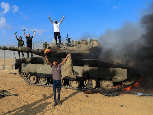 حماس کا اسرائیلی فوج کے ٹینک پر حملہ، 4کمانڈوز ہلاک اور متعدد زخمی