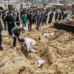 غزہ کی اجتماعی قبروں میں فلسطینیوں کو زندہ دفن کرنے کا انکشاف