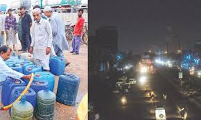 کراچی میں بجلی وپانی کا بحران شدت اختیا کرگیا ، شہری سڑکوںپرنکل آئے
