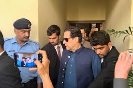 پاکستان میں غیر اعلانیہ مارشل لاء لگا ہوا ہے،عمران خان کا سپریم کورٹ ججزسے مکالمہ