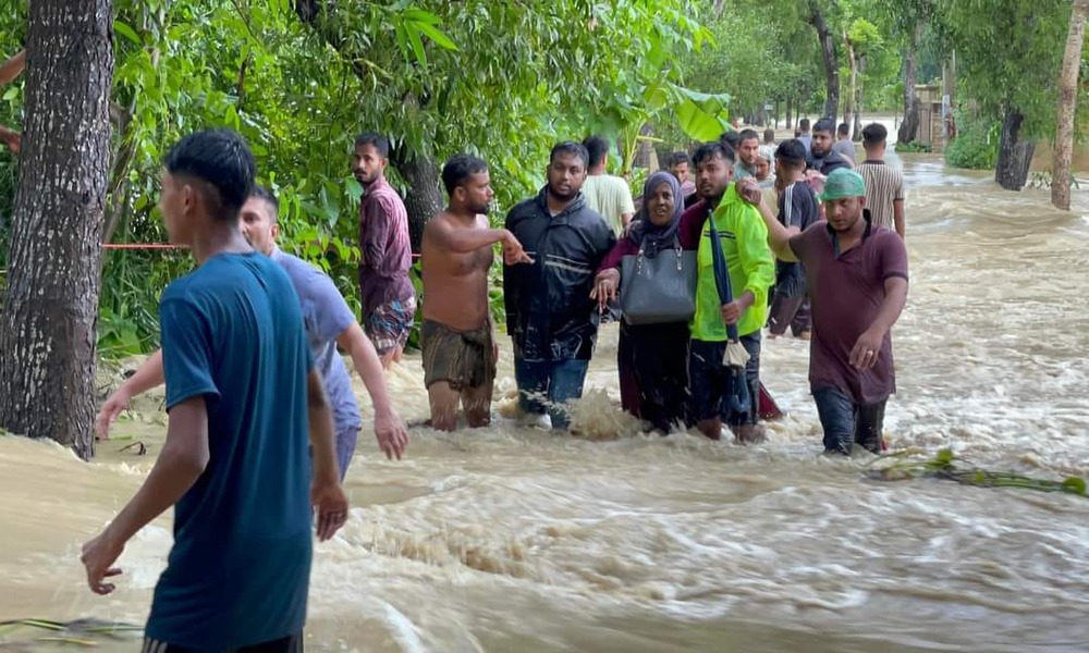 بنگلہ دیش میں سیلاب سے تباہی،6 لاکھ خاندان متاثر،پاکستان نے مدد کی پیش کش کردی