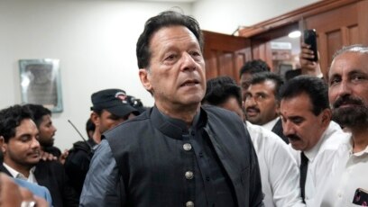 پی ٹی آئی رہنماؤں کو عمران سے ملاقات کی اجازت مل گئی