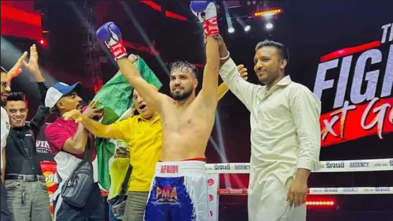 پاکستانی باکسر کا بھارتی مدمقابل کو منفرد تحفہ،ہیرو بن گئے