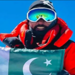 پاکستانی کوہ پیما سرباز خان نے نئی تاریخ رقم کردی