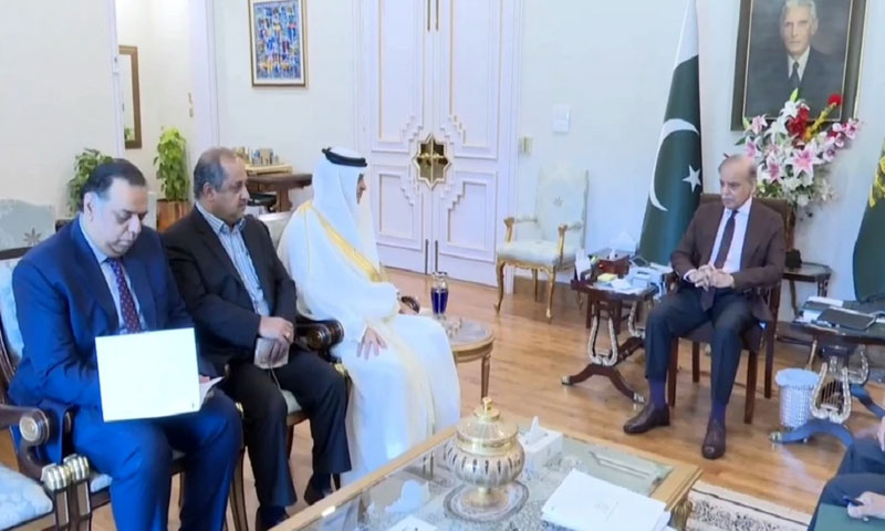 برادر ممالک کشیدگی میں کمی کے لیے ہندوستان پر دباؤ ڈالیں،وزیراعظم کی سفراء سے بات چیت